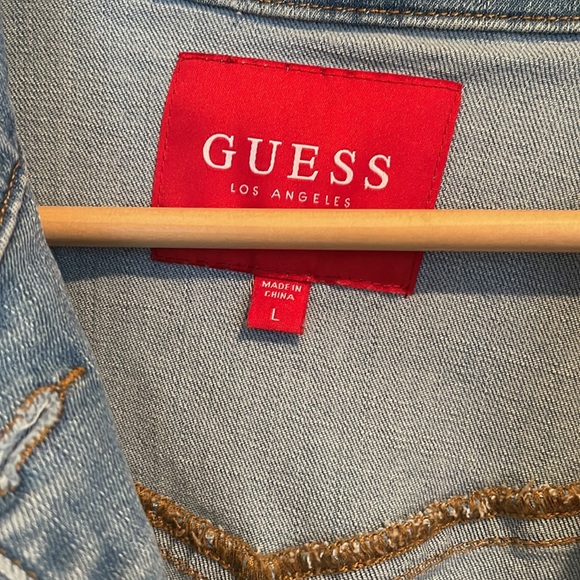 Guess jean jacket size large - Picture 2 of 4